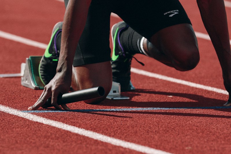 Atleta in fase di massimo impegno biomeccanico